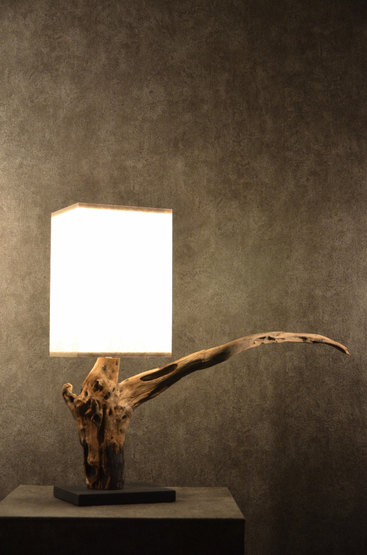 流木と和紙のランプ