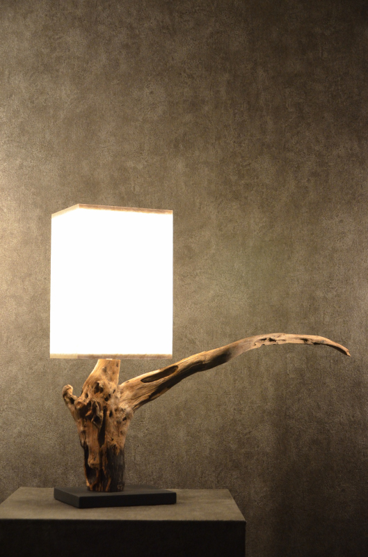 流木と和紙のランプ