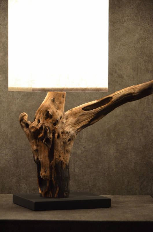 流木と和紙のランプ