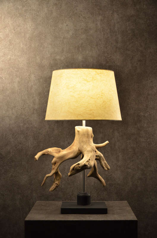 流木と和紙のランプ