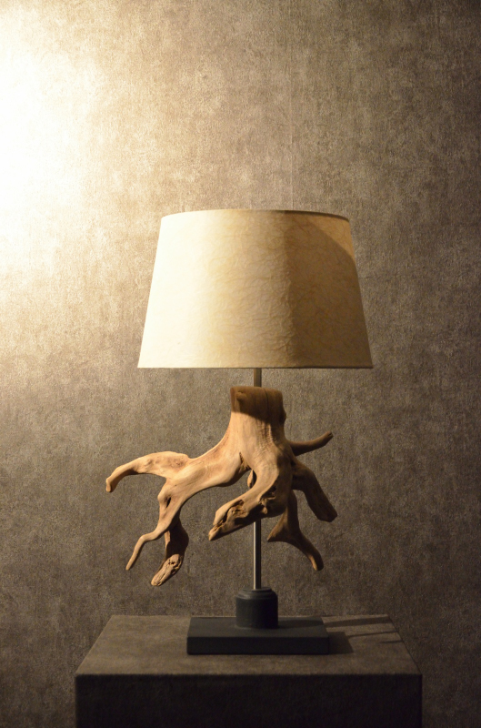 流木と和紙のランプ