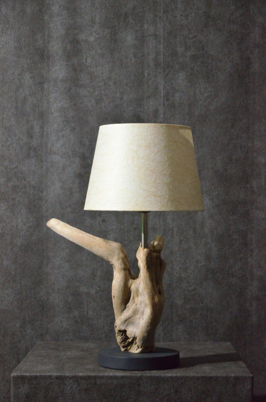 流木と和紙のランプ