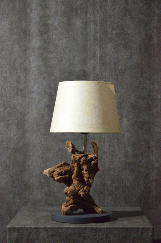 流木と和紙のランプ