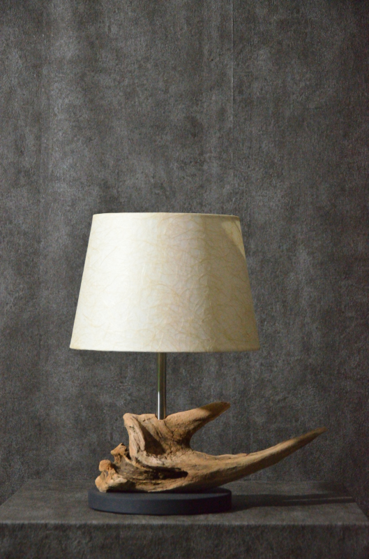 流木と和紙のランプ