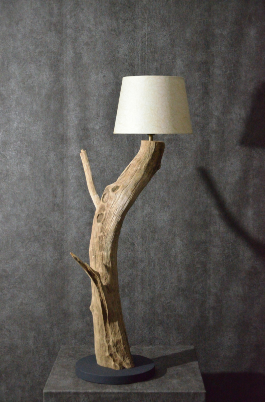 流木と和紙のランプ