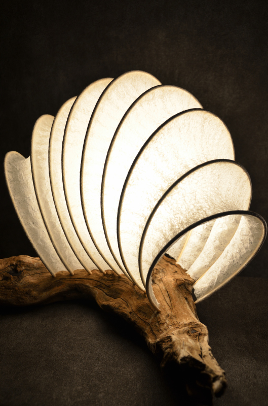 流木と和紙のランプ