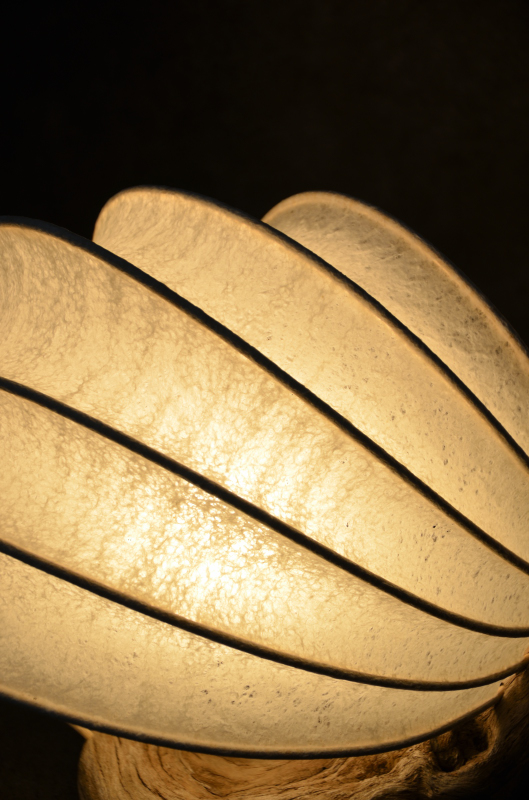 流木と和紙のランプ