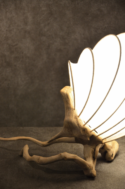 流木と和紙のランプ