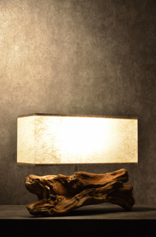 流木と和紙のランプ