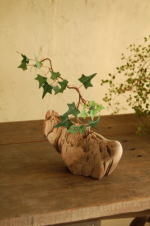 自然流木と天然石のオブジェ花器