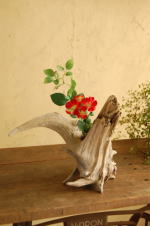 自然流木と天然石のオブジェ花器