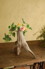 自然流木と天然石のオブジェ花器