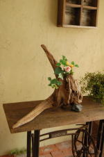 自然流木と天然石のオブジェ花器