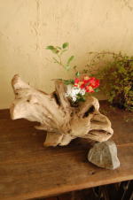 自然流木と天然石のオブジェ花器