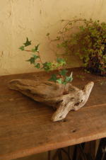 自然流木と天然石のオブジェ花器