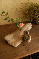 自然流木と天然石のオブジェ花器