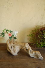 自然流木と天然石のオブジェ花器