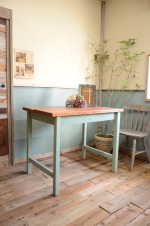 流木のテーブル